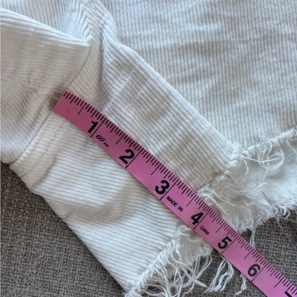 Pilcro Anthropologie White Corduroy Short Overalls Raw Hem Size 26 - Picture 6 of 9